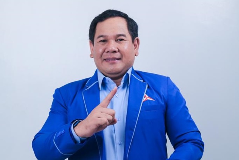 HARIS KARNAIN S.Si M.M