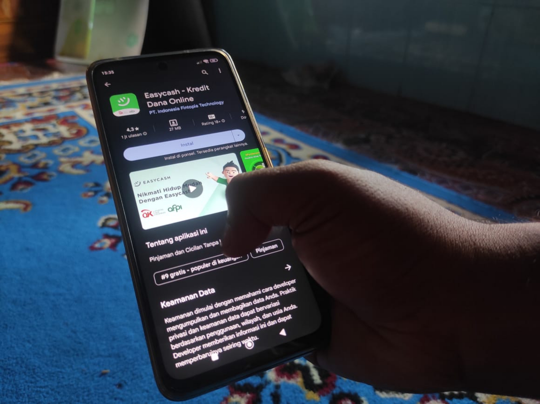 ILUSTRASI: Salah satu entitas pinjaman online (pinjol) yang diduga ilegal berdasarkan laporan masyarakat NTB selama 2023.(FERIAL/LOMBOK POST)