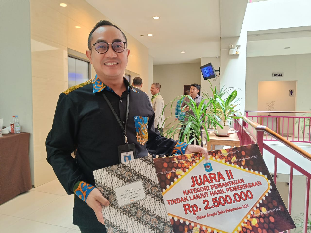 dr Emirald Isfihan