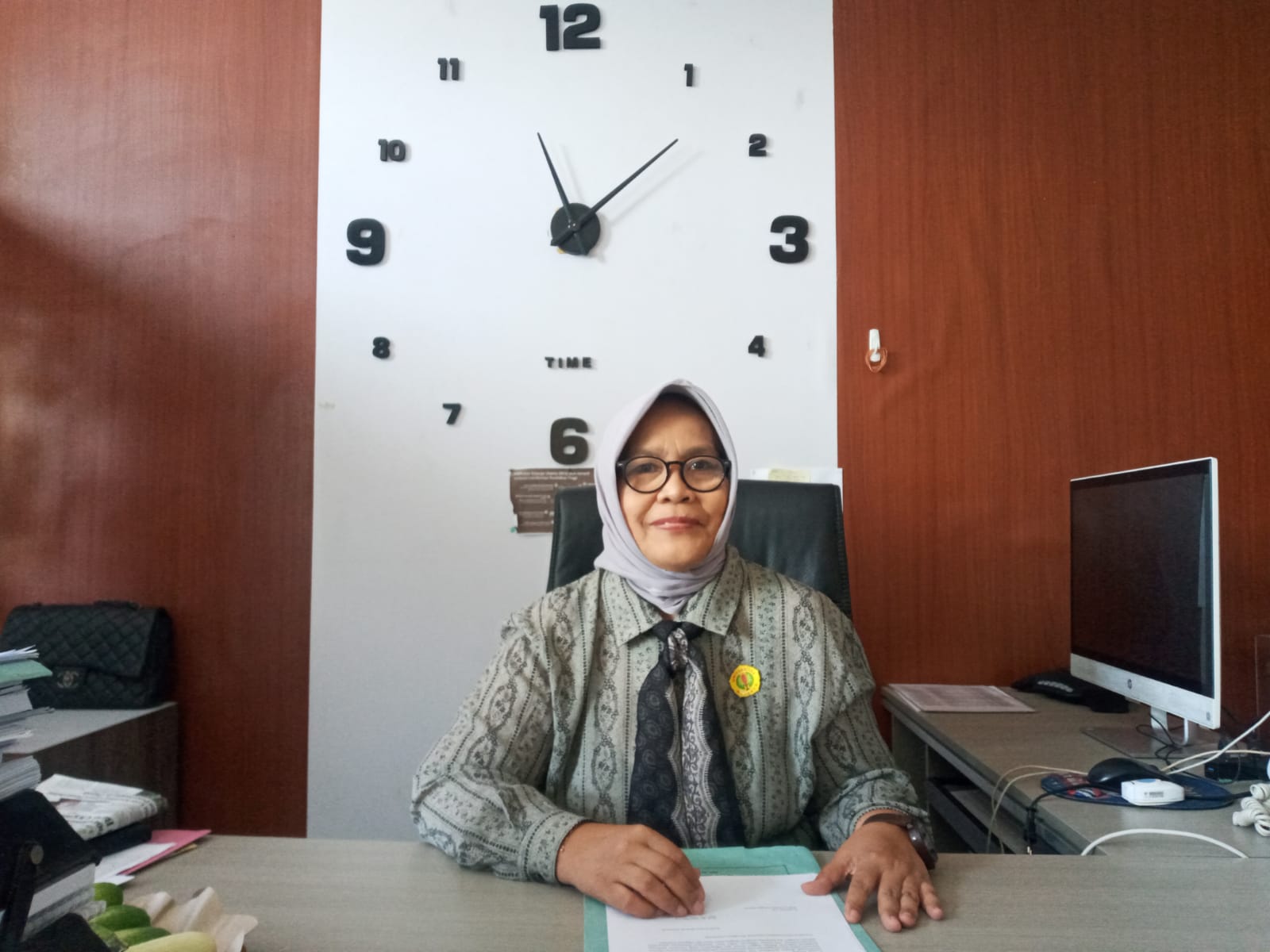 Prof Sitti Hilyana. (ROJAI/LOMBOK POST)