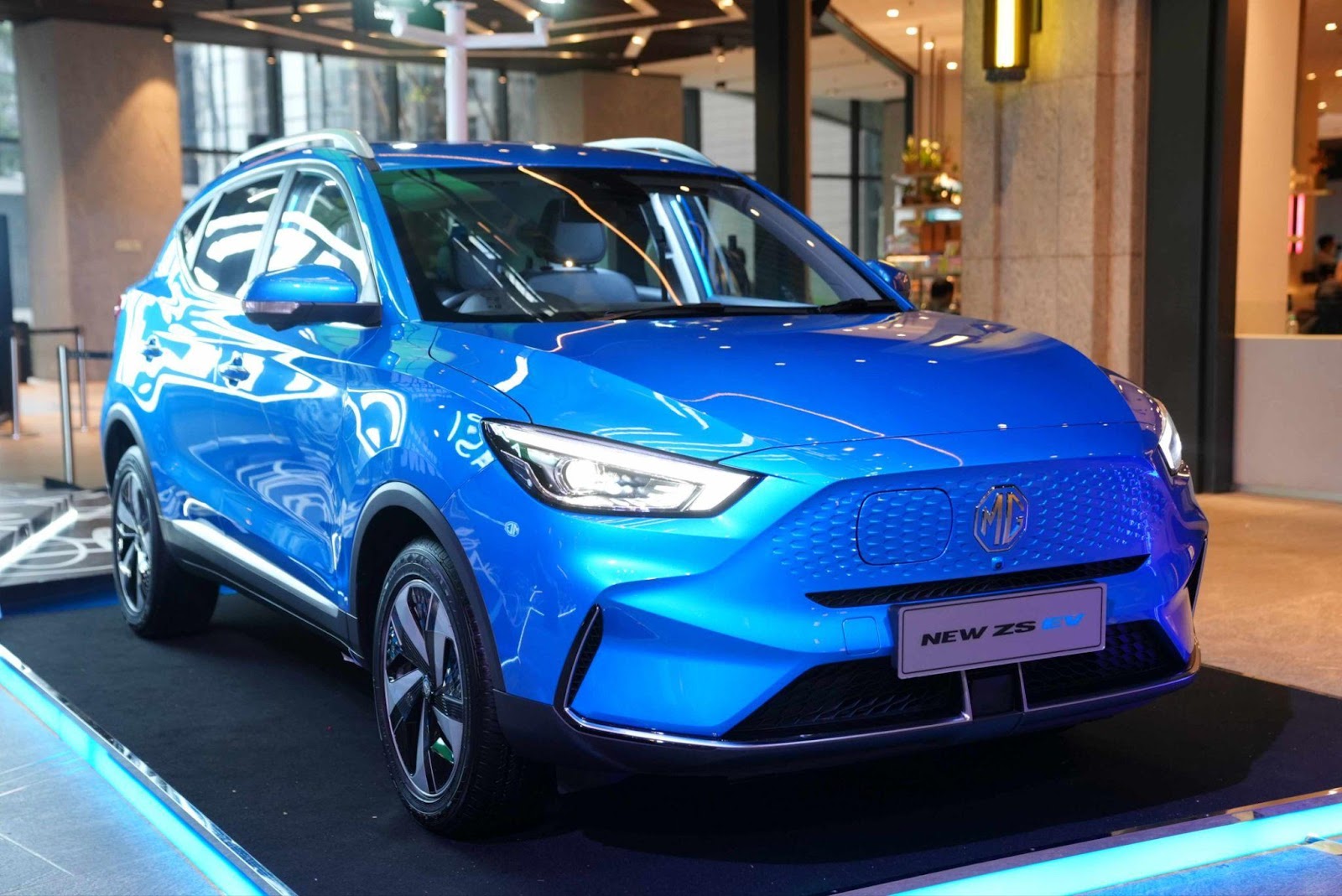 New MG ZS EV Mobil SUV Berbasis EV Murni Diproduksi Lokal oleh Anak Negeri di Pabrik Canggih MG. (foto:mgmotor.id)
