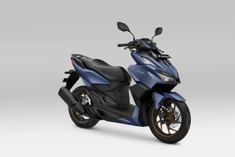 Honda Vario 160 dengan warna Active Matte Blue.