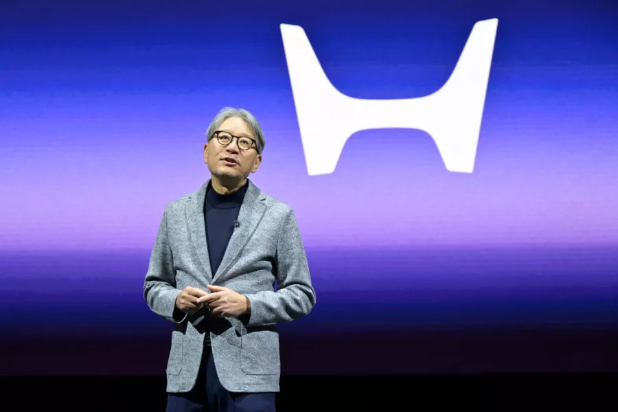 Logo terbaru ini disematkan pada lini produk konsep terbarunya yang dinamakan dengan Honda 0 Series dimana kedua produk ini akan diluncurkan secara global mulai tahun 2026.(foto : honda-indonesia.com)