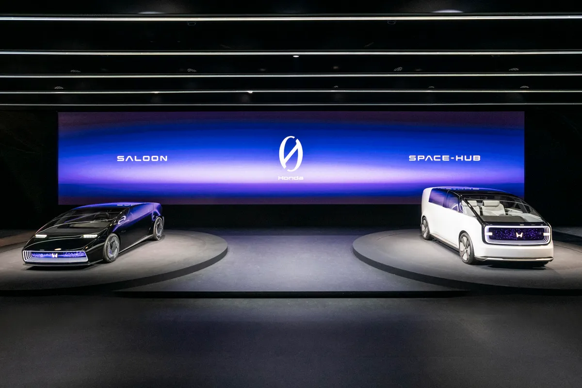 Saloon dan Space-Hub adalah duo berbentuk baji yang menampilkan mobil listrik khusus generasi berikutnya, yang diperkirakan akan diluncurkan di AS pada tahun 2026. (foto:honda)