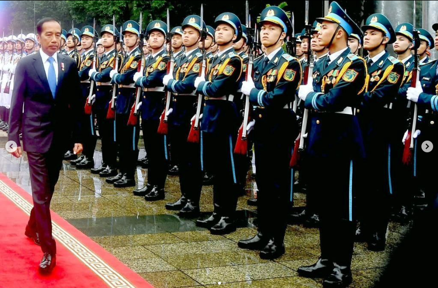 Presiden Joko Widodo saat kunjungan ke Vietnam. (tangkapan layar IG Jokowi)