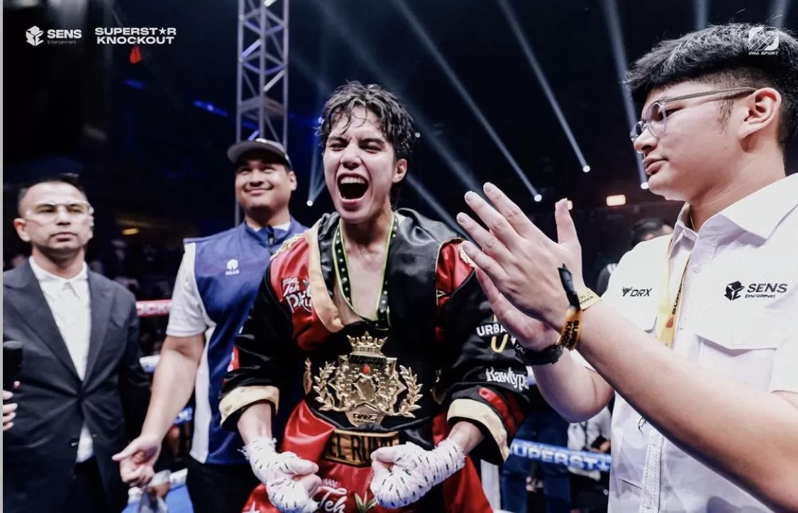 El Rumi saat menang tanding tinju lawan Jefri Nichol tahun lalu. (foto : Instagram @elelrumi)
