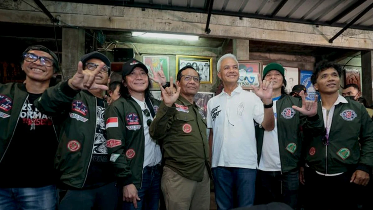 Slank, mendeklarasikan dukungan untuk pasangan calon (paslon) nomor urut 3 Ganjar Pranowo dan Mahfud Md di markas Slank, Jakarta Selatan, Sabtu (20/1). (foto : Rakyat Sulsel)
