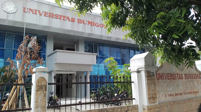Tampak depan gedung kampus Bumigora Mataram.