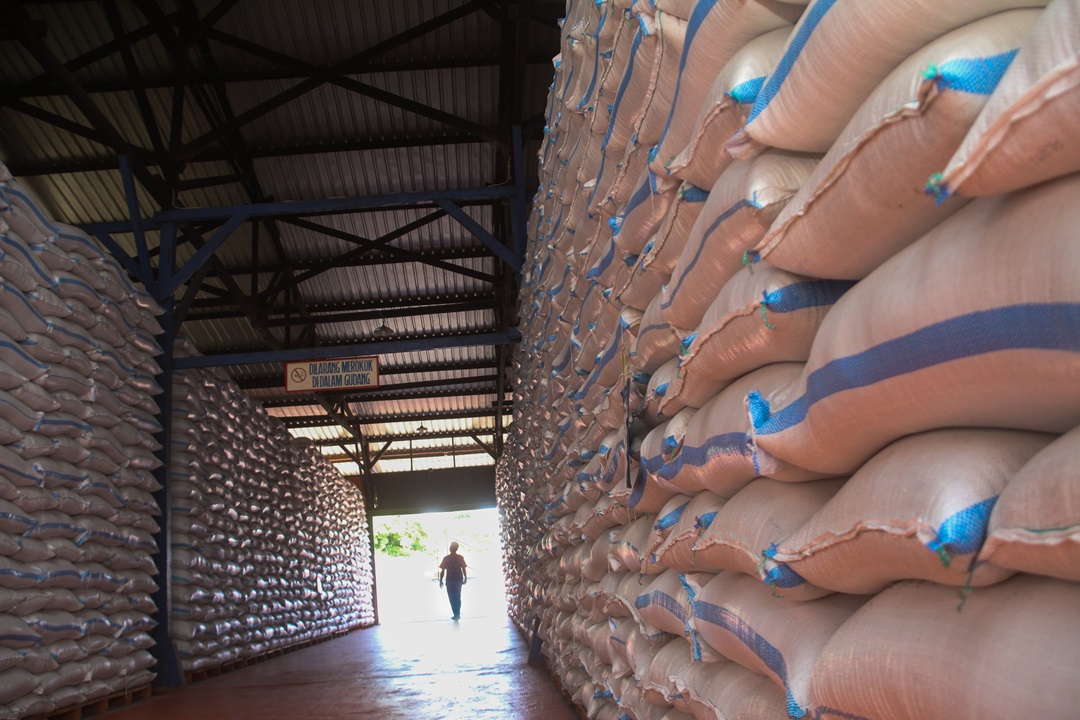 AMAN: Cadangan beras Lobar saat ini masih aman dan cadangan pangan pemerintah mulai digelontorkan. (IVAN/LOMBOK POST)