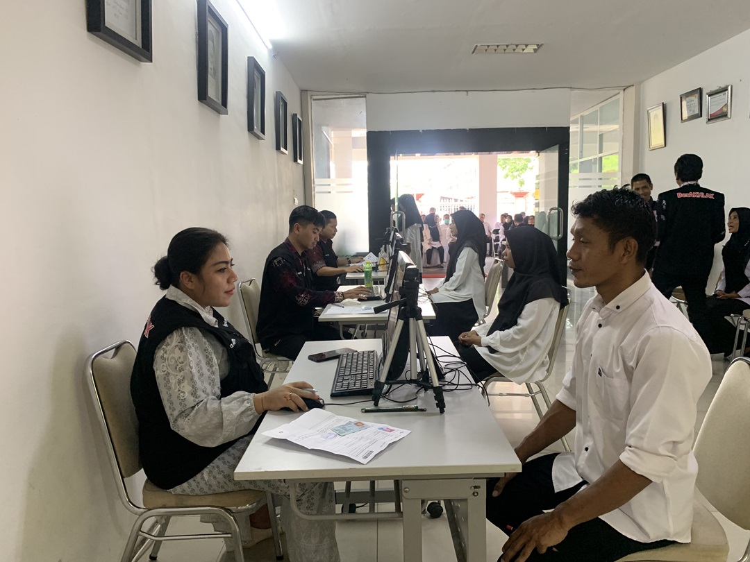 PROSES SELEKSI: Gaji dan tunjangan PPPK di instansi pemerintah masih belum pasti sumbernya. (CHIA/LOMBOK POST)