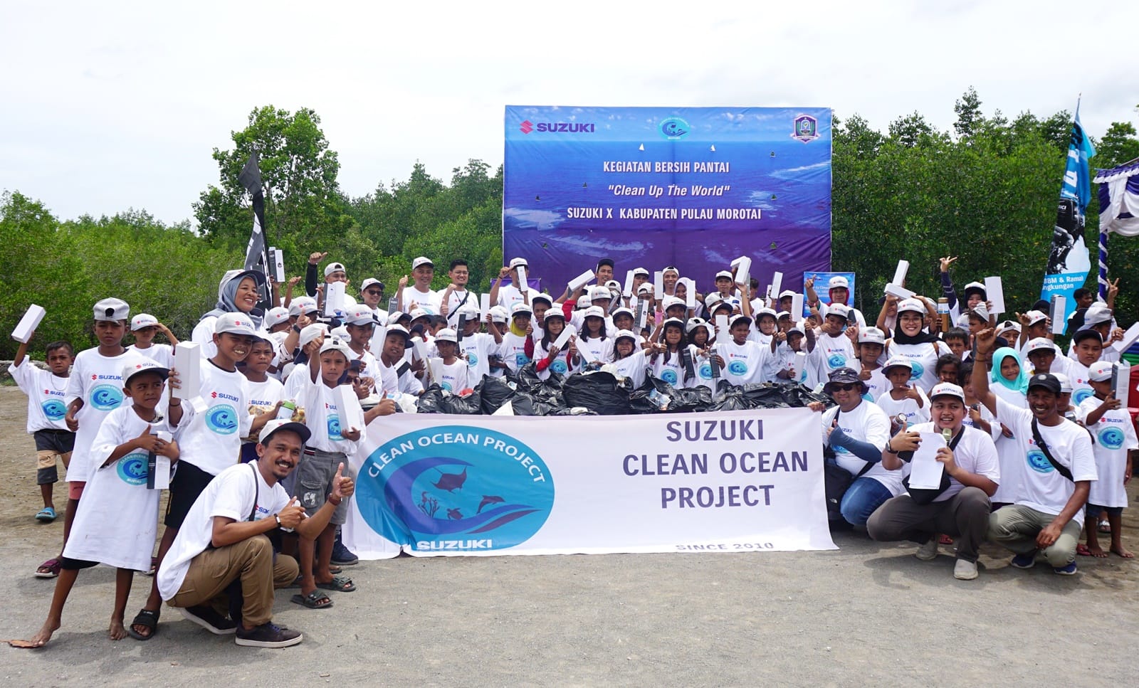 PEDULI LINGKUNGAN: Suzuki Clean Up the World telah menjangkau beragam pantai di Indonesia