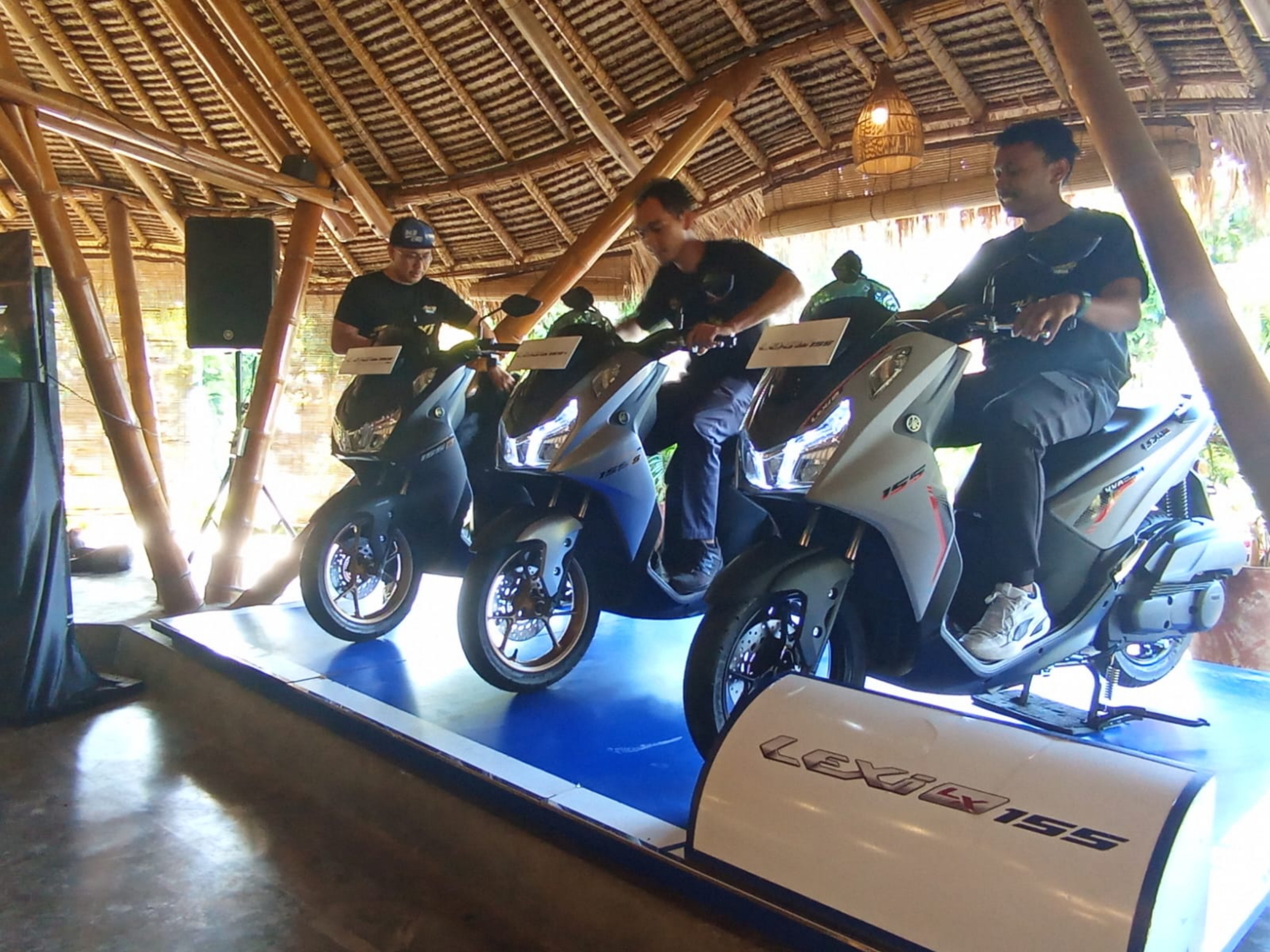 LAUNCHING: Suasana peluncuran varian Yamaha Lexi 155, di Mataram, Jumat (2/2). (FERIAL/LOMBOK POST)