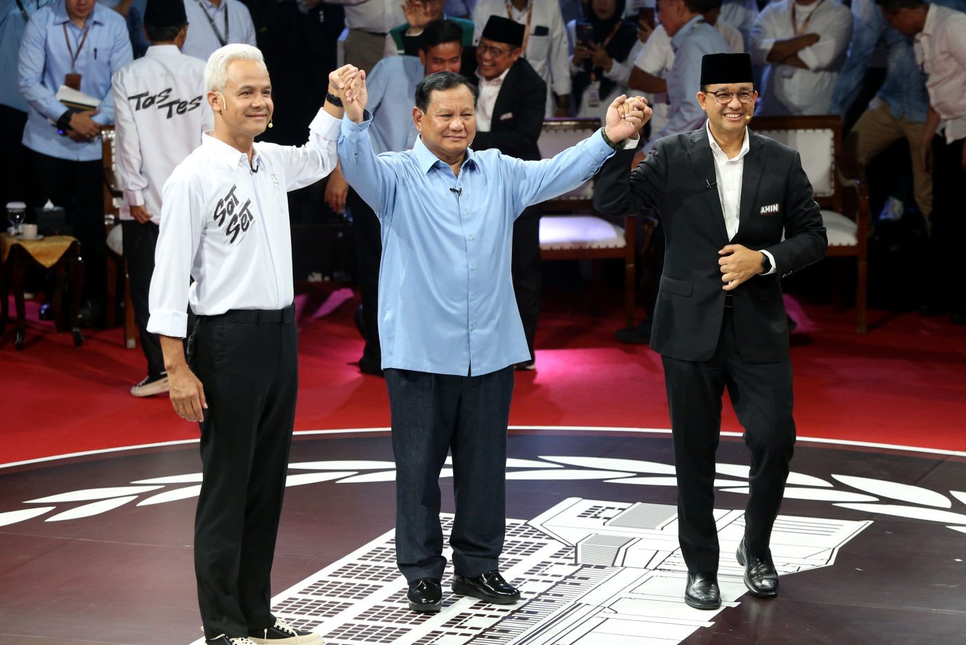 Ilustrasi: Capres Ganjar, Prabowo, dan Anies usai debat Capres pertama yang digelar KPU. (foto : istimewa)