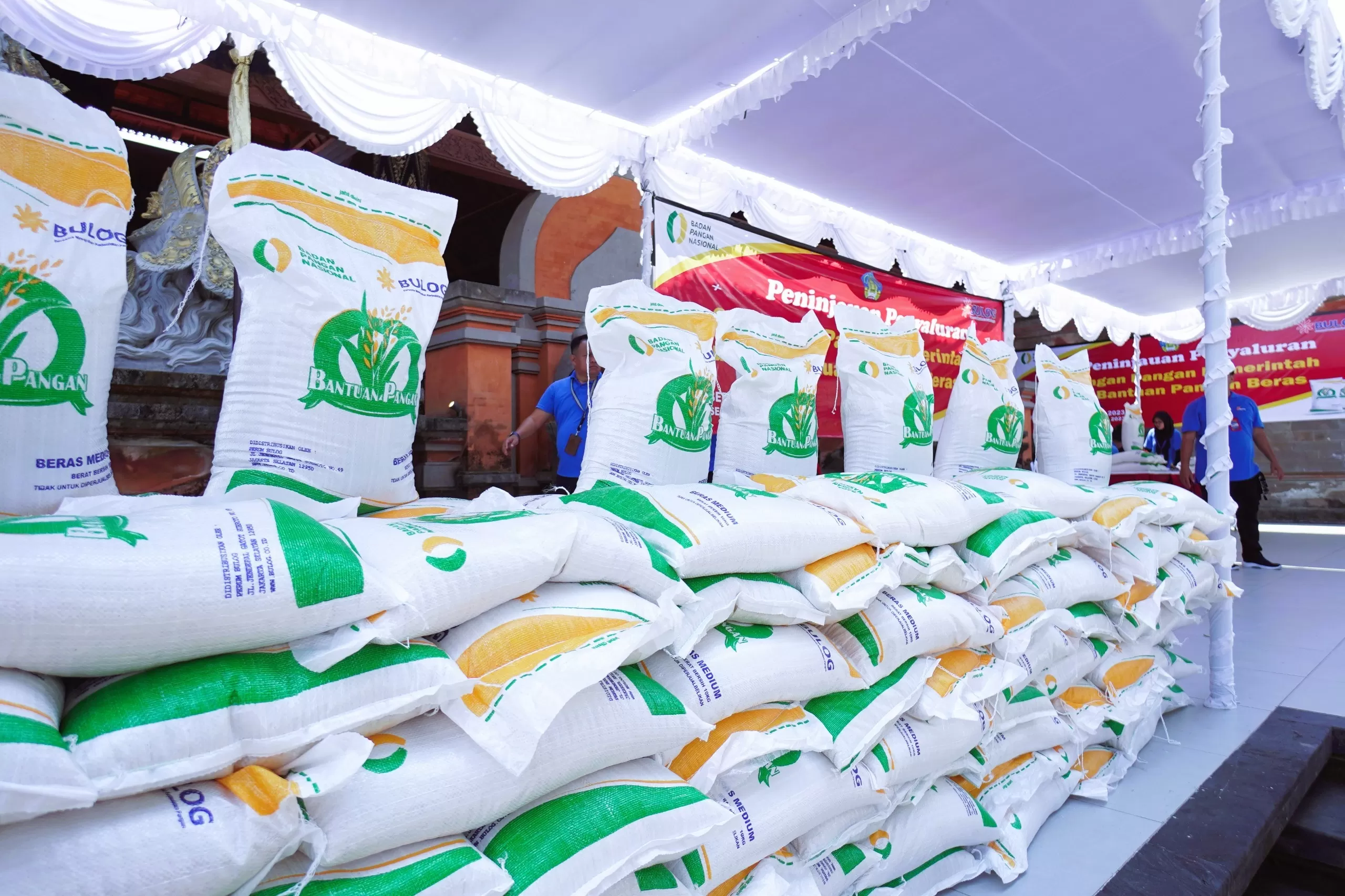 Pemerintah melalui Badan Pangan Nasional/National Food Agency (NFA) secara resmi menghentikan sementara penyaluran bantuan pangan beras pada masa tenang Pemilihan Umum (Pemilu). (Dok. Bapanas)