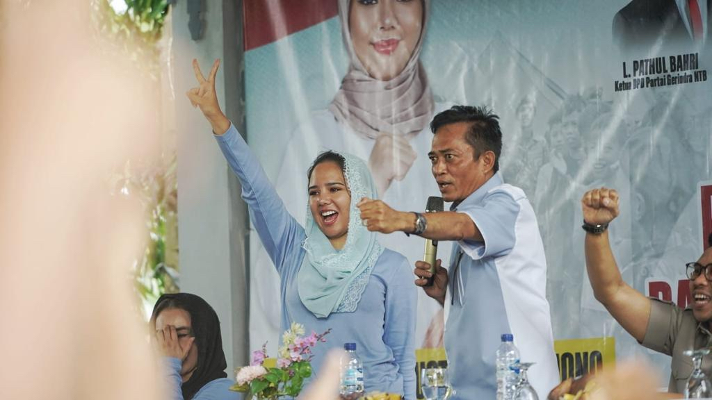 MENANG SATU PUTARAN: Ketua DPD Partai Gerindra NTB Pathul Bahri (kanan) bersama Rannya Agustyra Kristiono di acara silaturahim PAC Gerindra se pulau Lombok, di Lobar beberapa waktu lalu.