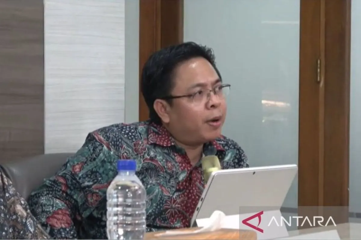 Founder dan Peneliti Utama Indikator Politik Indonesia Burhanuddin Muhtadi dalam acara Rilis Temuan Survei Nasional yang dipantau secara daring di Jakarta, Jumat (09/02/2024). (foto : ANTARA)