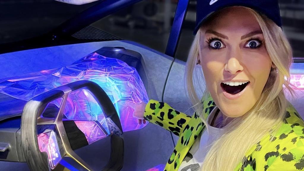 Supercar Blondie