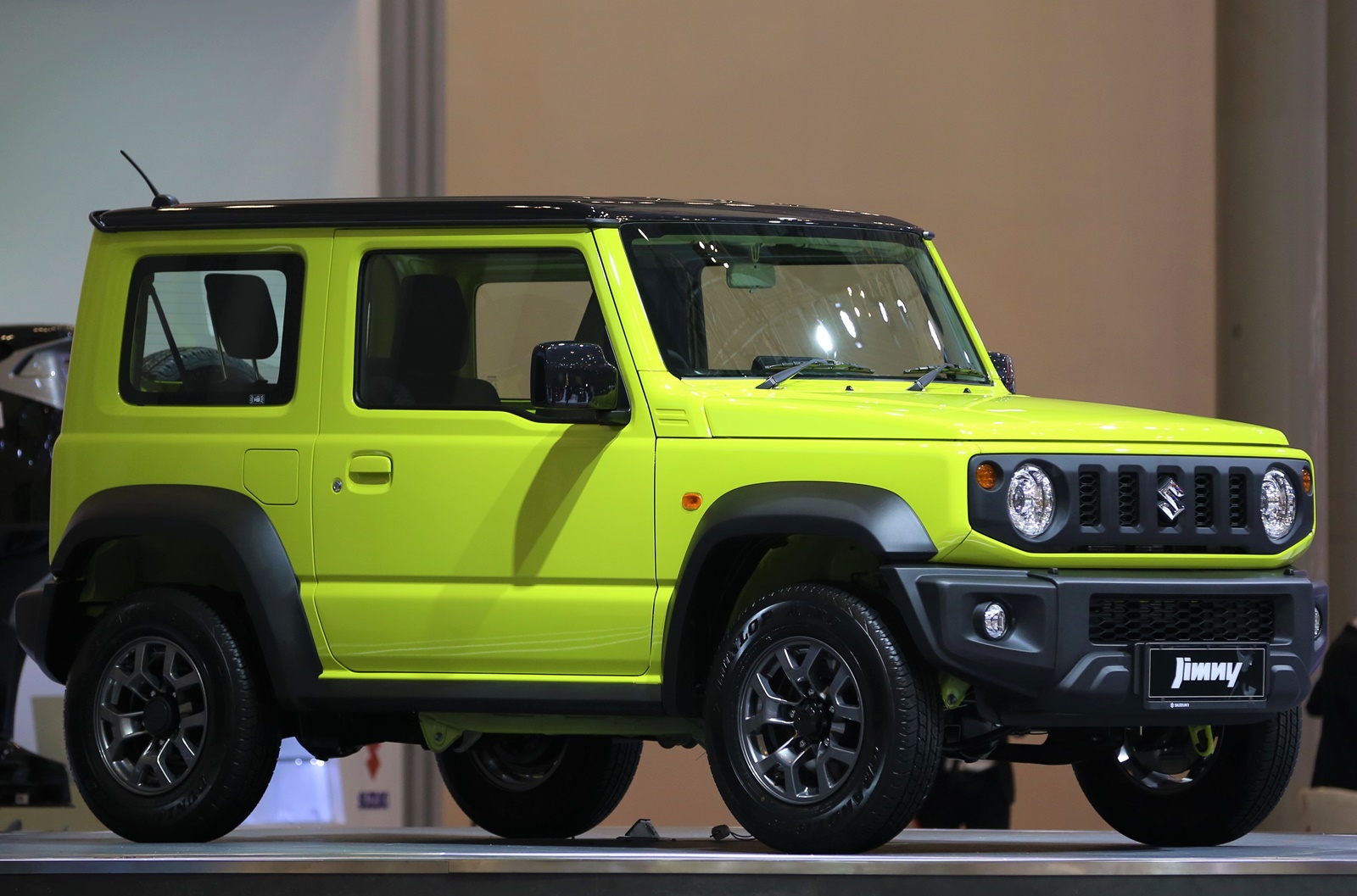 Generasi keempat Suzuki Jimny.