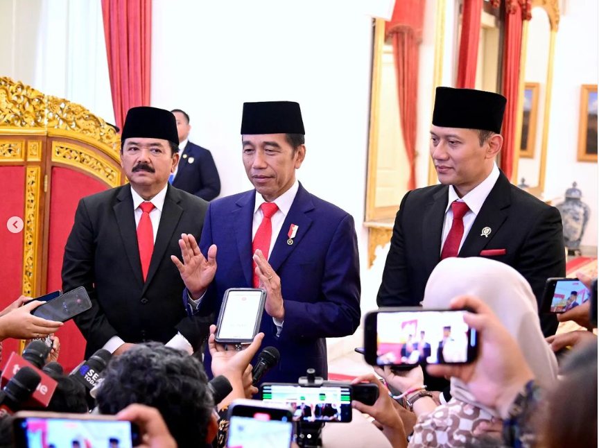 Presiden Joko Widodo memberikan keterangan pers, usai melantik dua menteri. (Tangkapan layar IG Jokowi)
