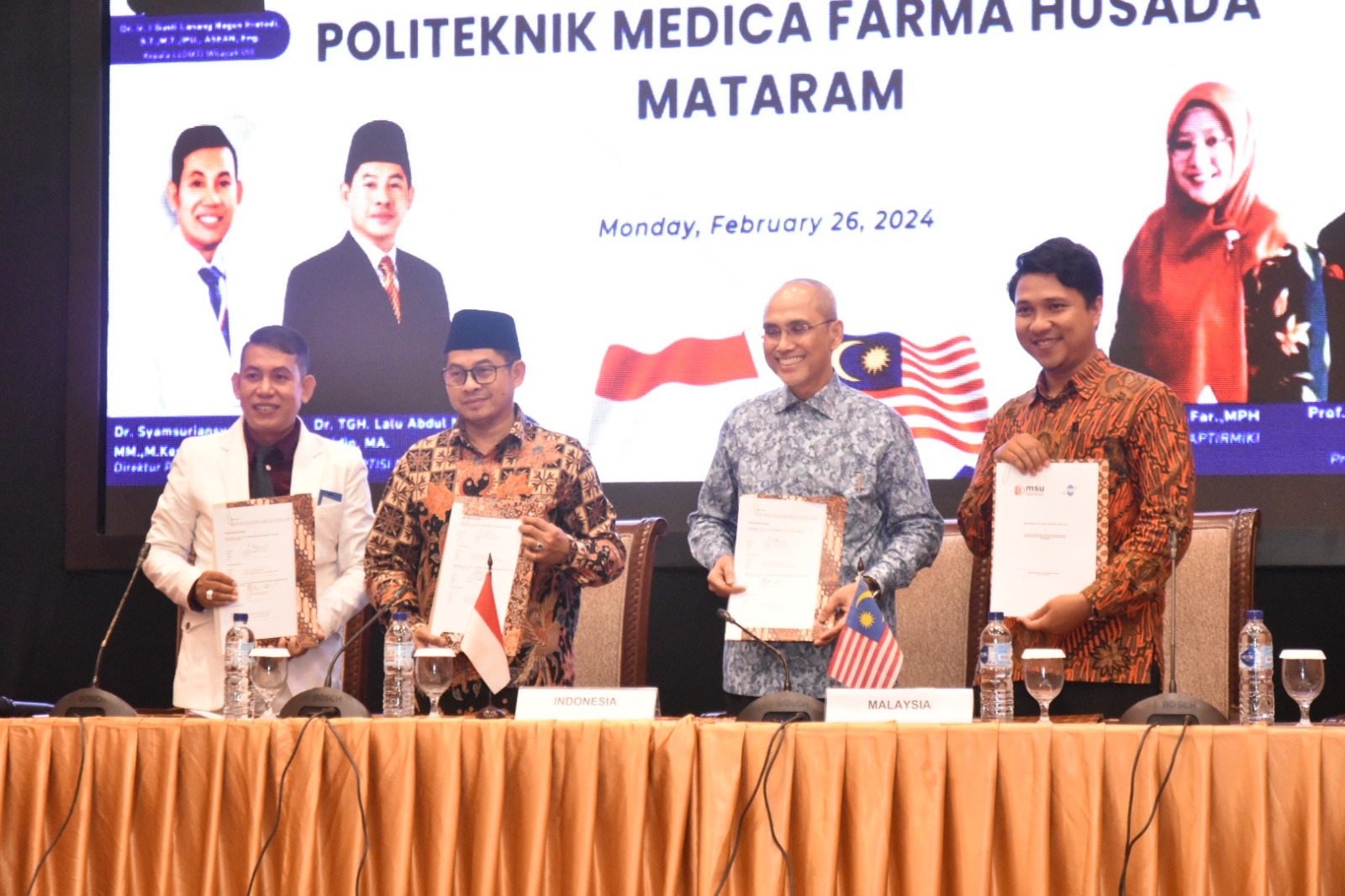 KERJA SAMA: Penandatanganan kerja sama antara APTISI NTB, MSU Malaysia dan APTIMIRKI, Senin (26/2) di Hotel Lombok Raya, Mataram.