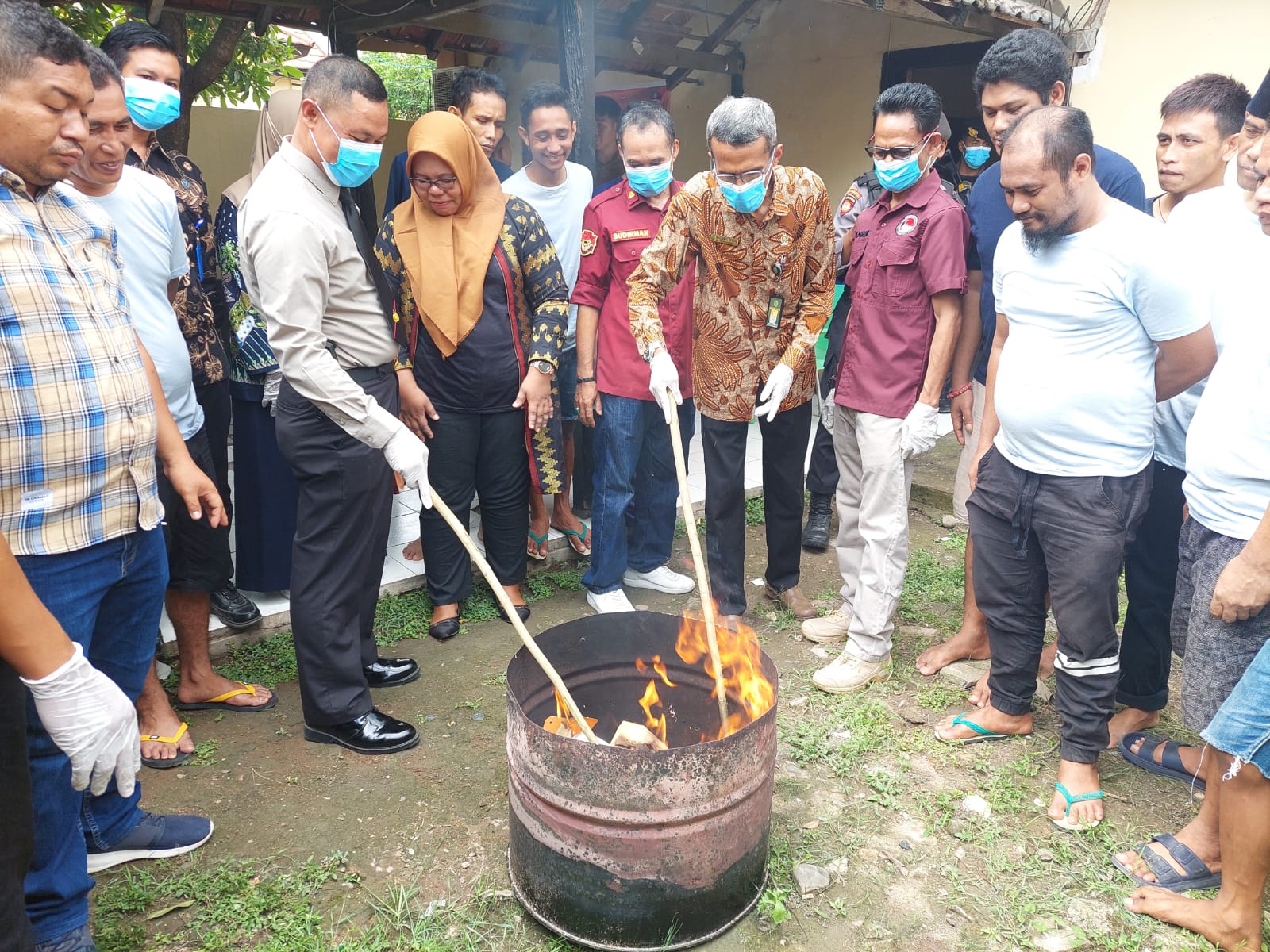 PEMUSNAHAN BARANG BUKTI: Polres Bima memusnahkan barang bukti narkotika jenis sabu, ganja, dan prekursor.