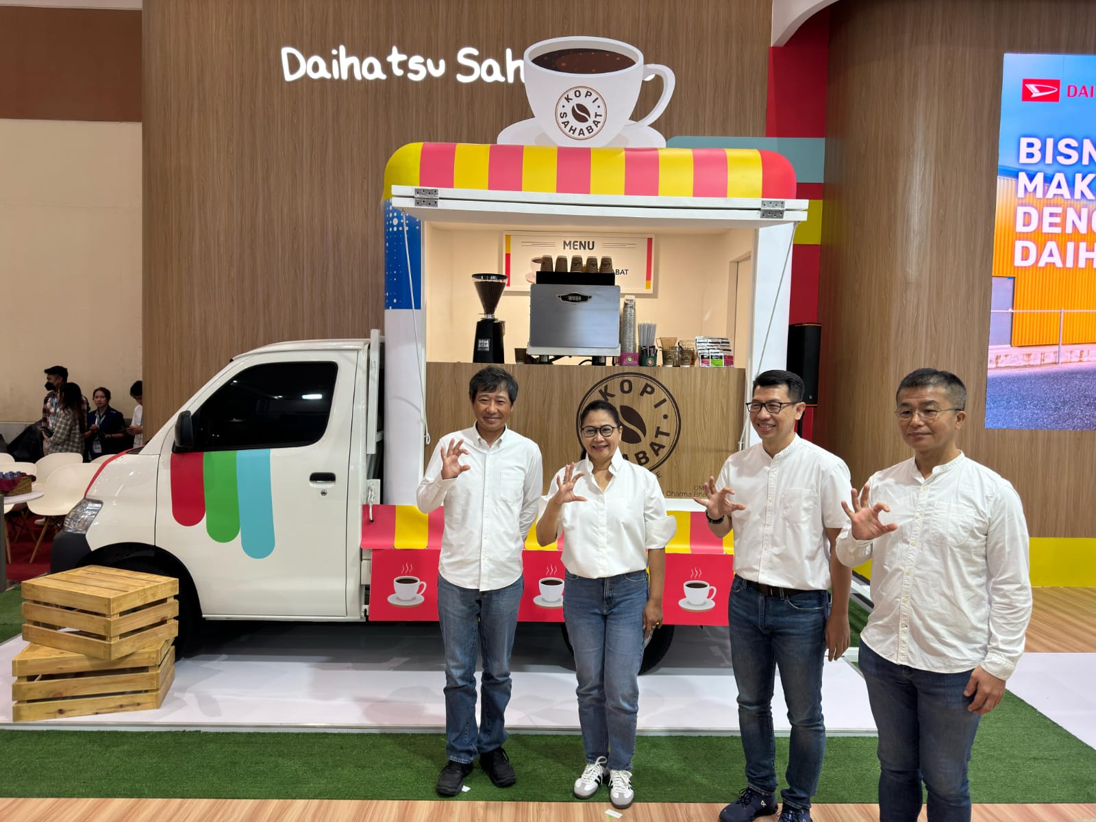 MOBIL SERBAGUNA: Inilah salah satu kendaraan kreasi Daihatsu yang bisa digunakan untuk berbagai keperluan.