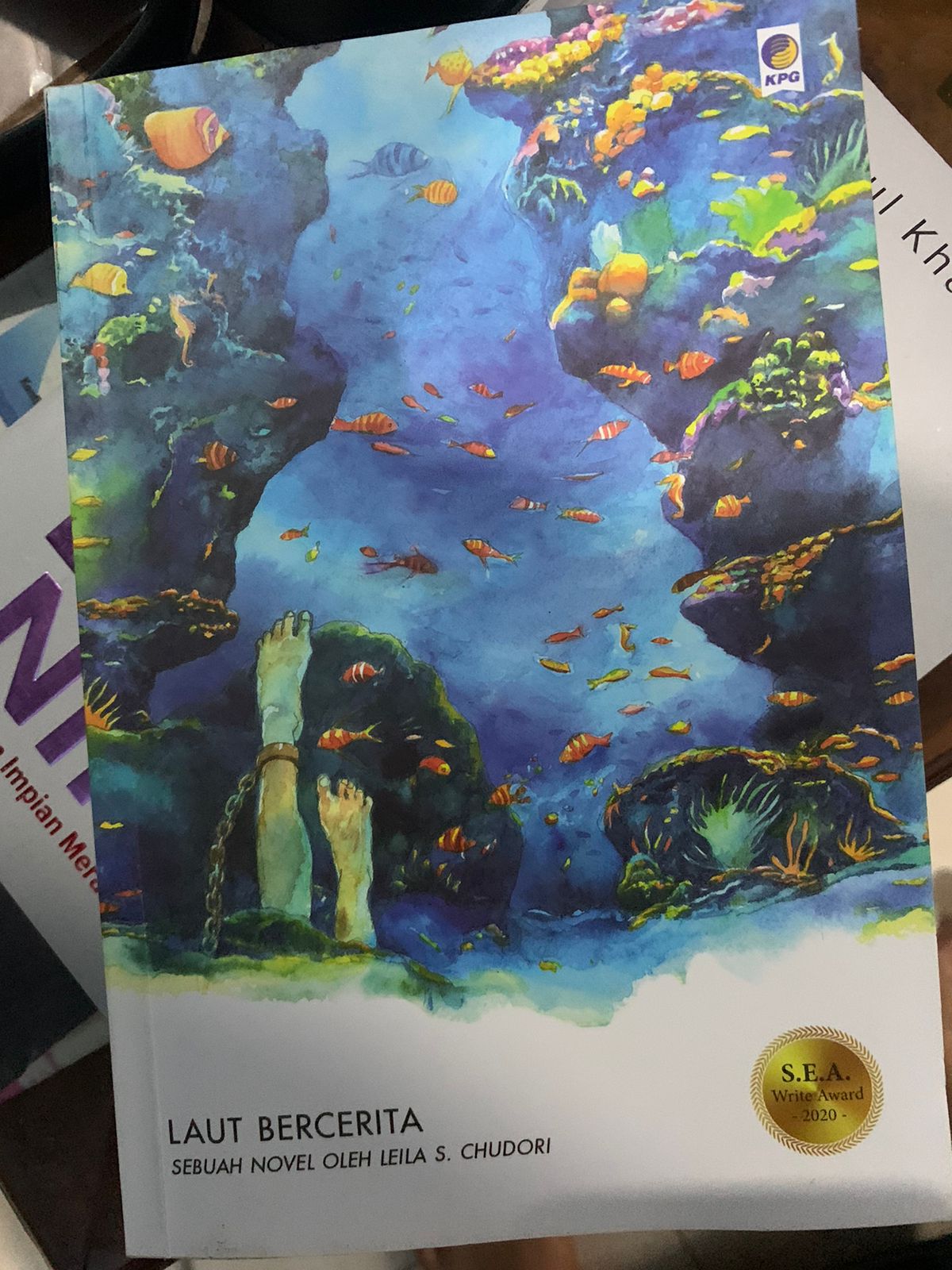 Novel Laut Bercerita versi Soft Cover