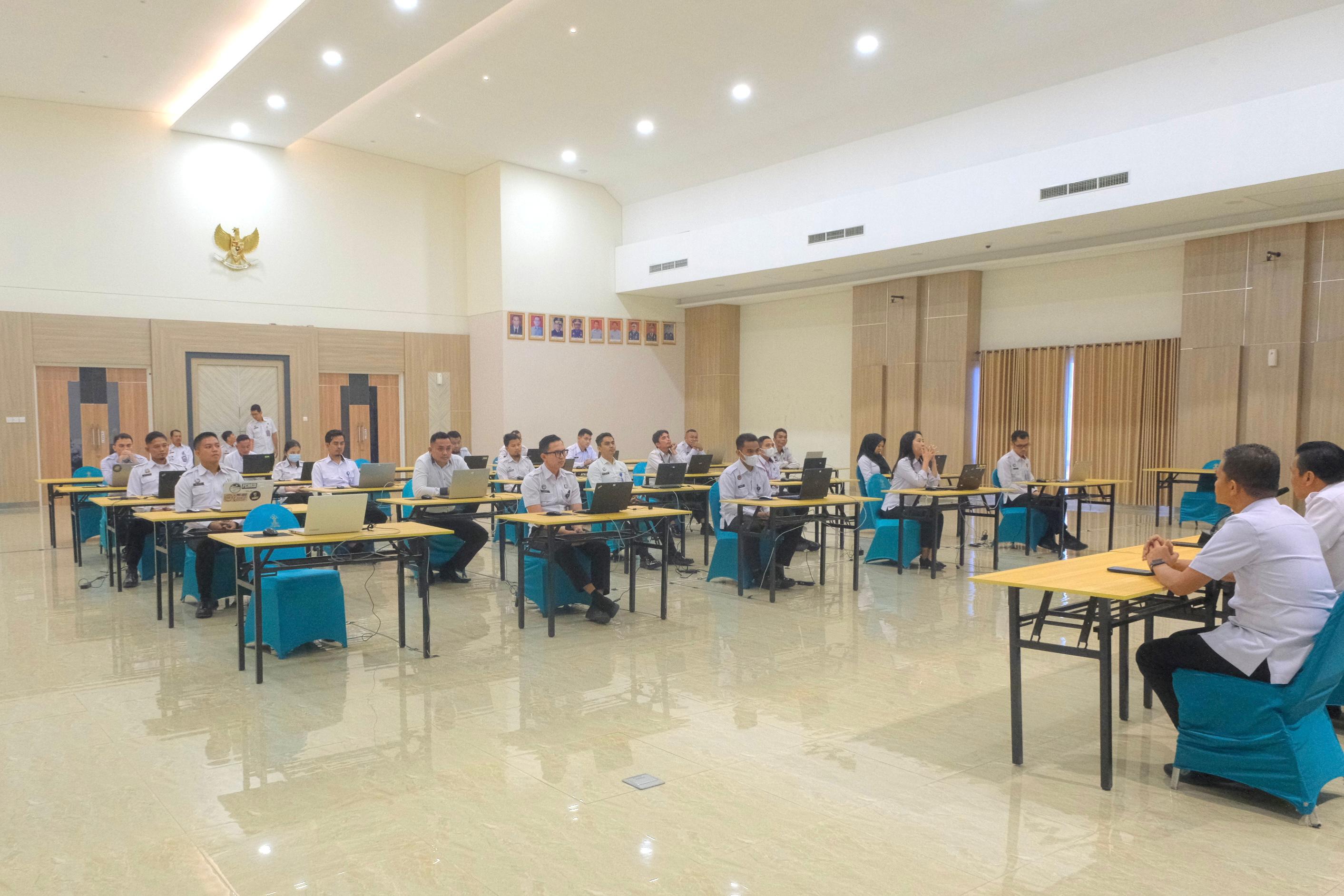 UJIAN: Seleksi penyesuaian ijazah dan ujian dinas yang digelar Kanwil Kemenkumham NTB, Rabu (20/4).