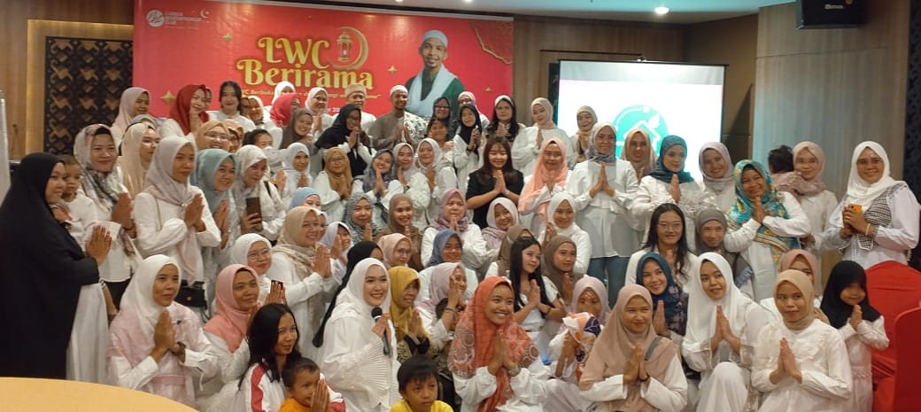 Lombok Womenpreneur Club (LWC) Gelar LWC Berirama, Berbagi, dan Bukber di Mataram, Sabtu (23/3).