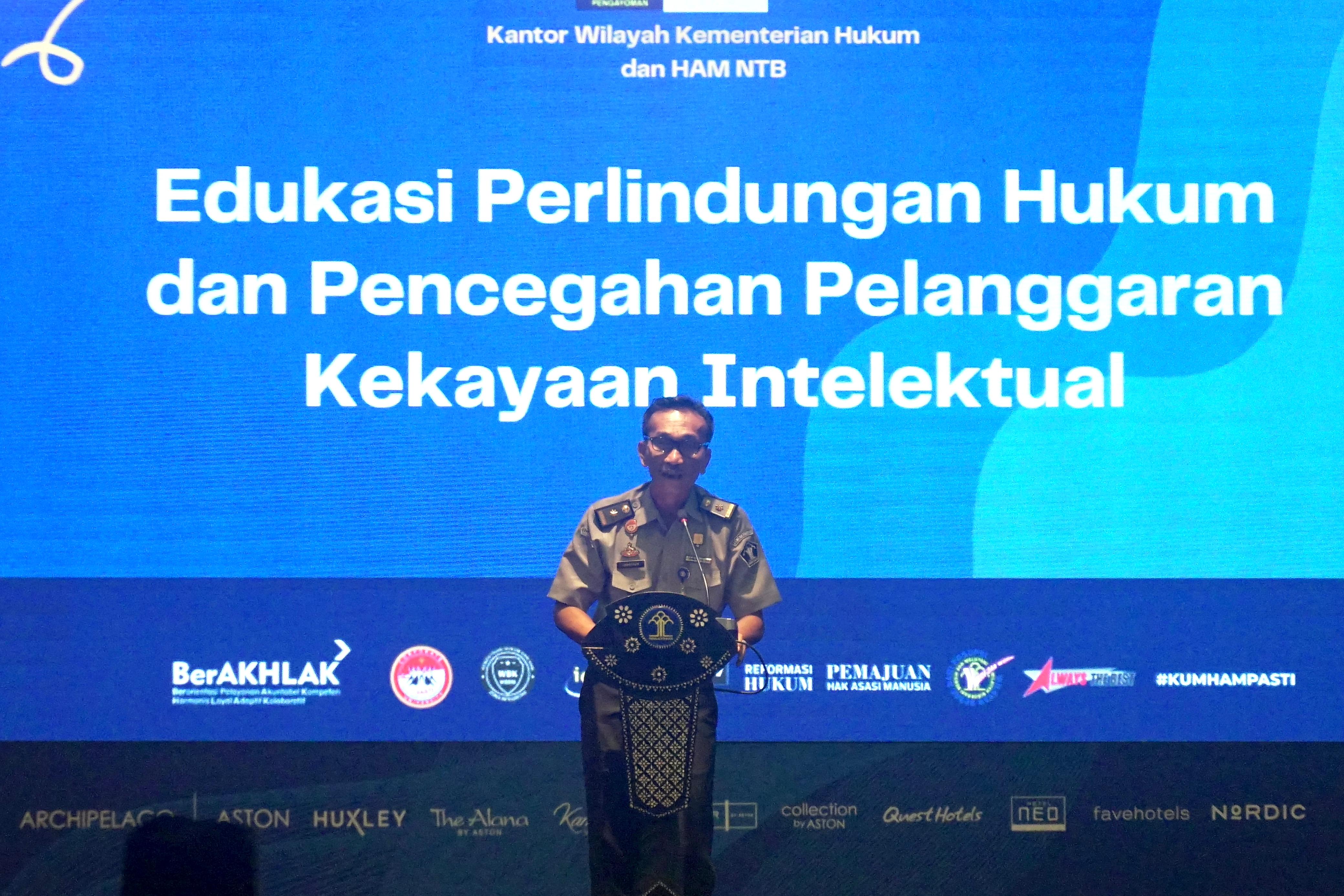 Kepala Divisi Pelayanan Hukum dan HAM Ignatius MT Silalahi menyampaikan sambutan di kegiatan Edukasi Perlindungan Hukum dan Pencegahan Pelanggaran Kekayaan Intelektual, Senin (25/3).