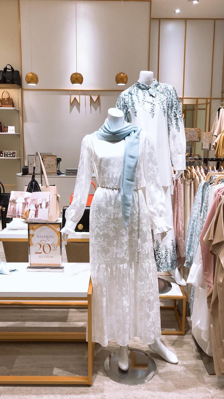 Koleksi modest wear dan hijab serasi di WHITE MODE Lombok Epicentrum Mall