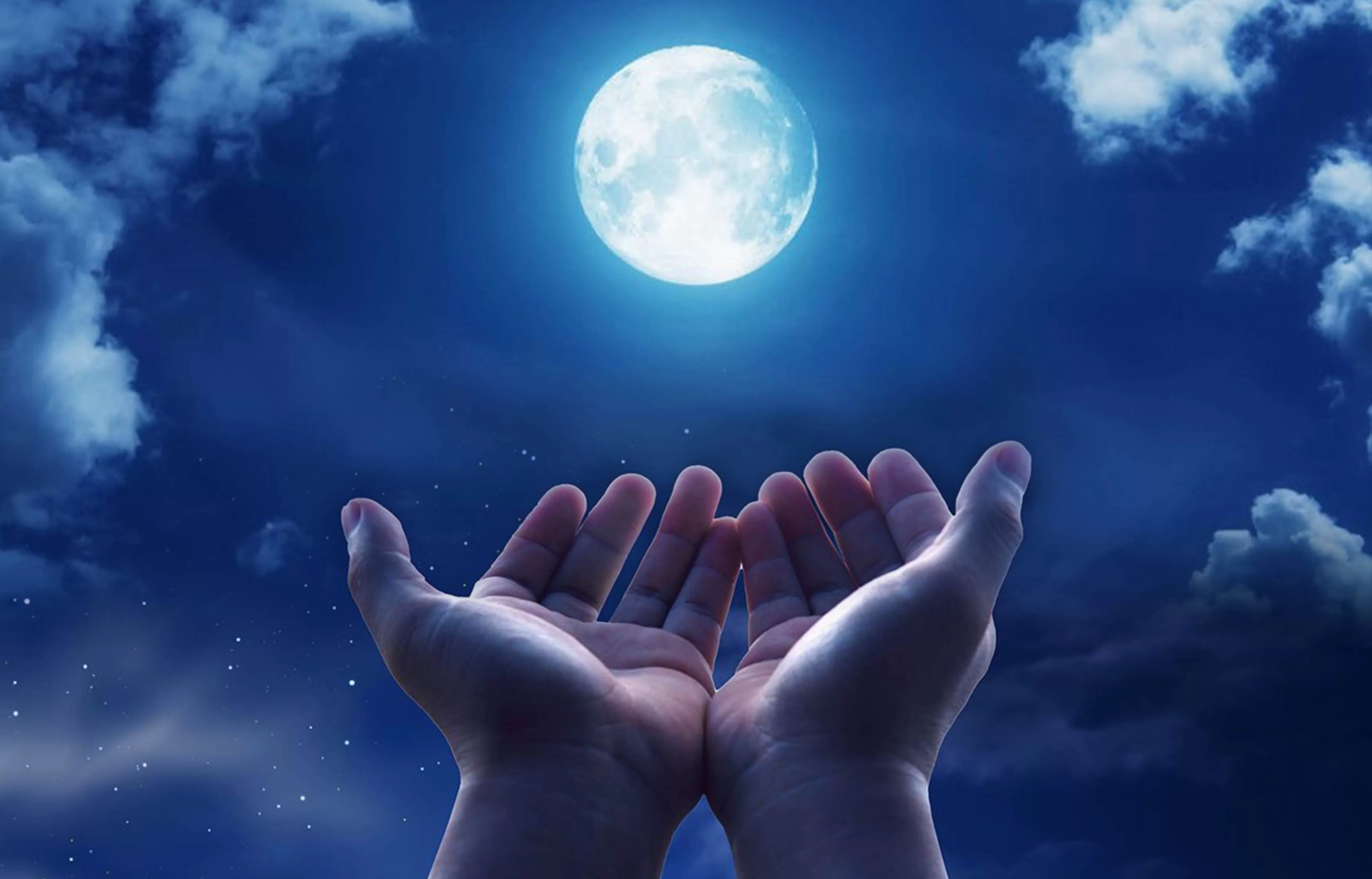 Ilustrasi Malam Lailayul Qadar. Disebutkan dalam Al-Quran, keistimewaan malam ini lebih baik dari 1.000 bulan. (Kolase Berbagai sumber/Dok Radar Jogja)