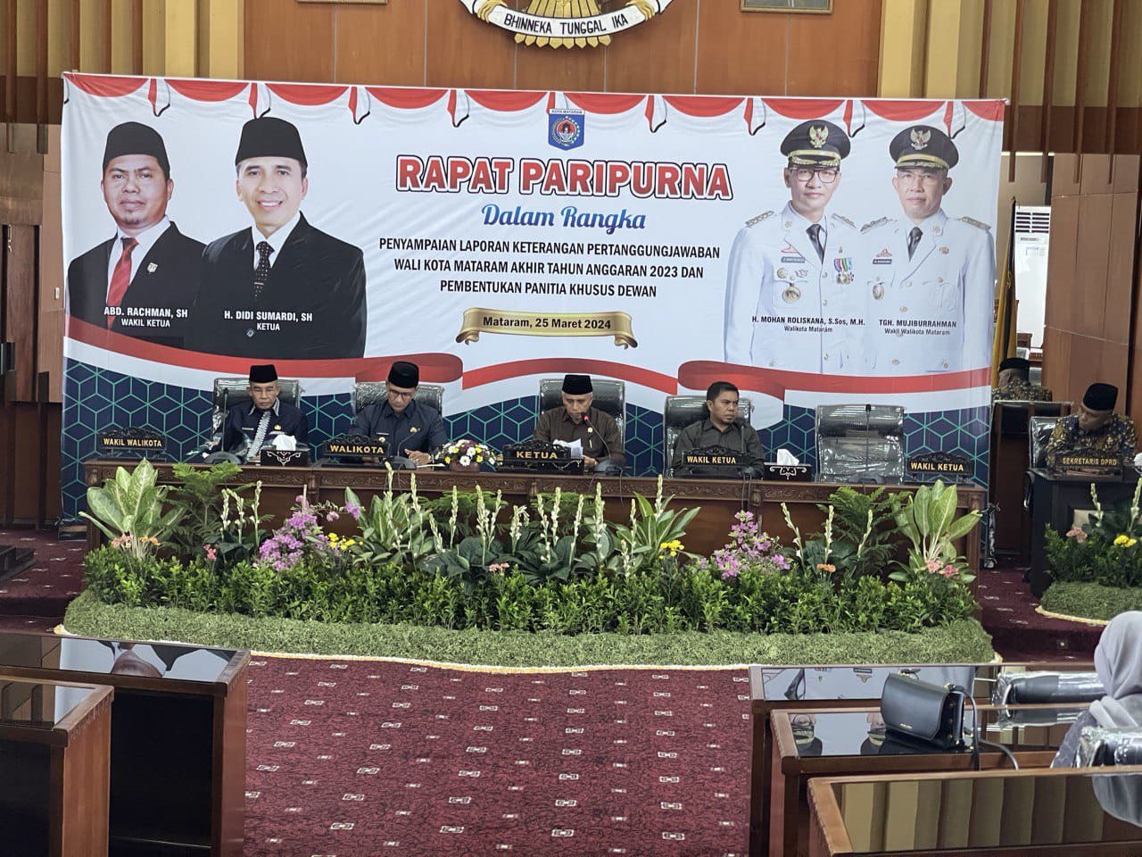PETINGGI DAERAH: Dari kiri ke kanan, Wakil Wali Kota Mataram TGH Mujiburrahman, Wali Kota Mataram H Mohan Roliskana, Ketua DPRD Kota Mataram H Didi Sumardi, dan Wali Ketua DPRD Kota Mataram Abd Rahman