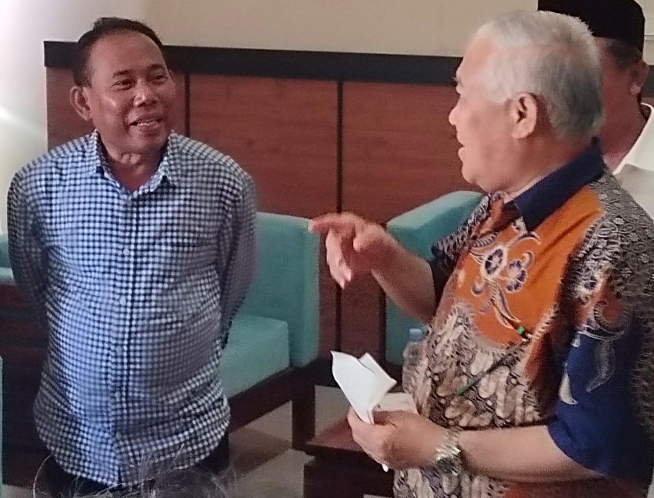BERI DUKUNGAN: Prof Din Syamsuddin bersama Bupati KSB HW Musyafirin dalam sebuah acara beberapa waktu lalu