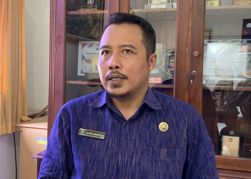 Lalu Moh Hakam.(CHIA/LOMBOK POST )