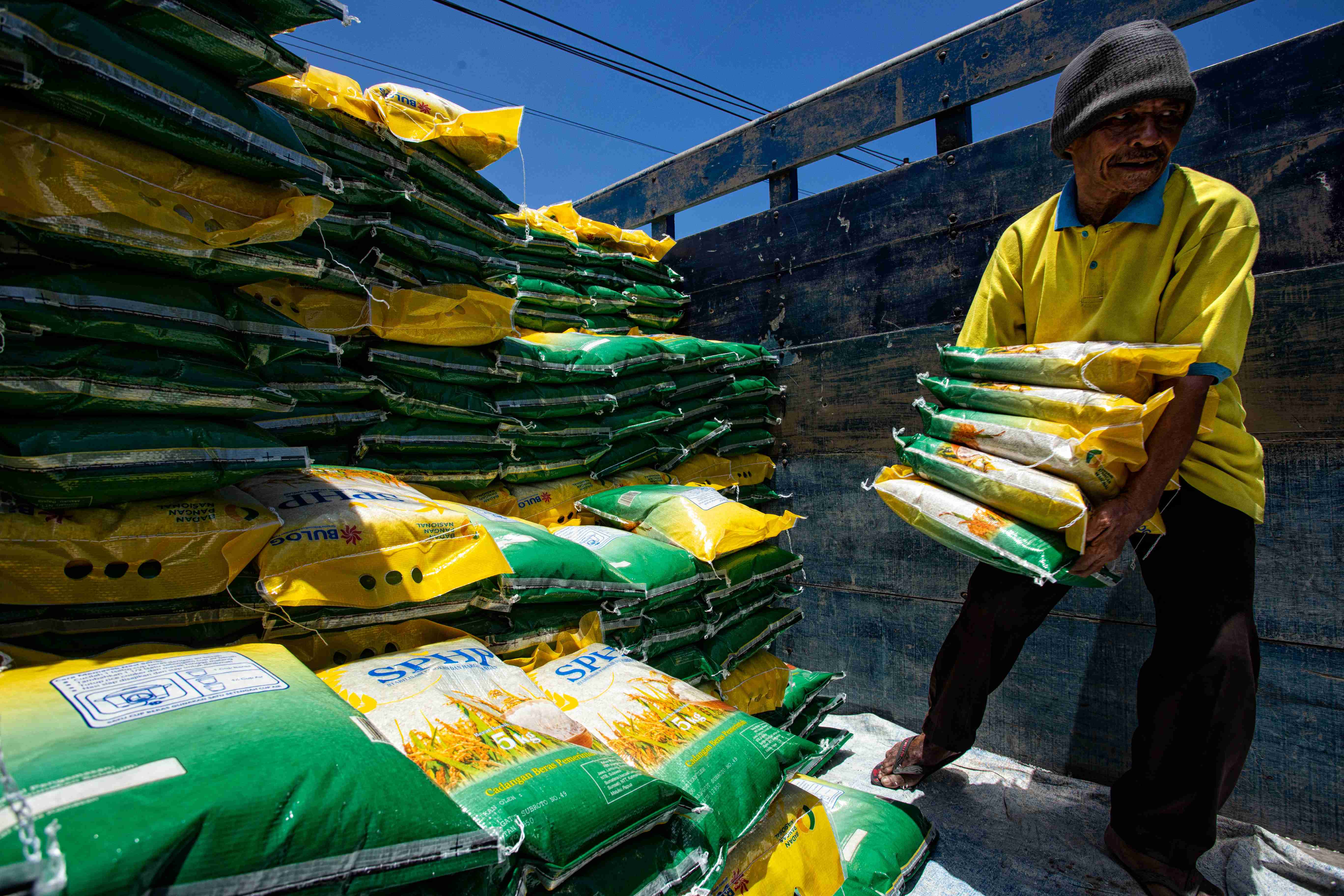 Bapanas telah memerintahkan Bulog untuk aktif menyerap gabah petani lokal, agar program Bapang yang dilanjutkan pemerintah pusat di Juni mendatang menggunakan beras produk dalam negeri