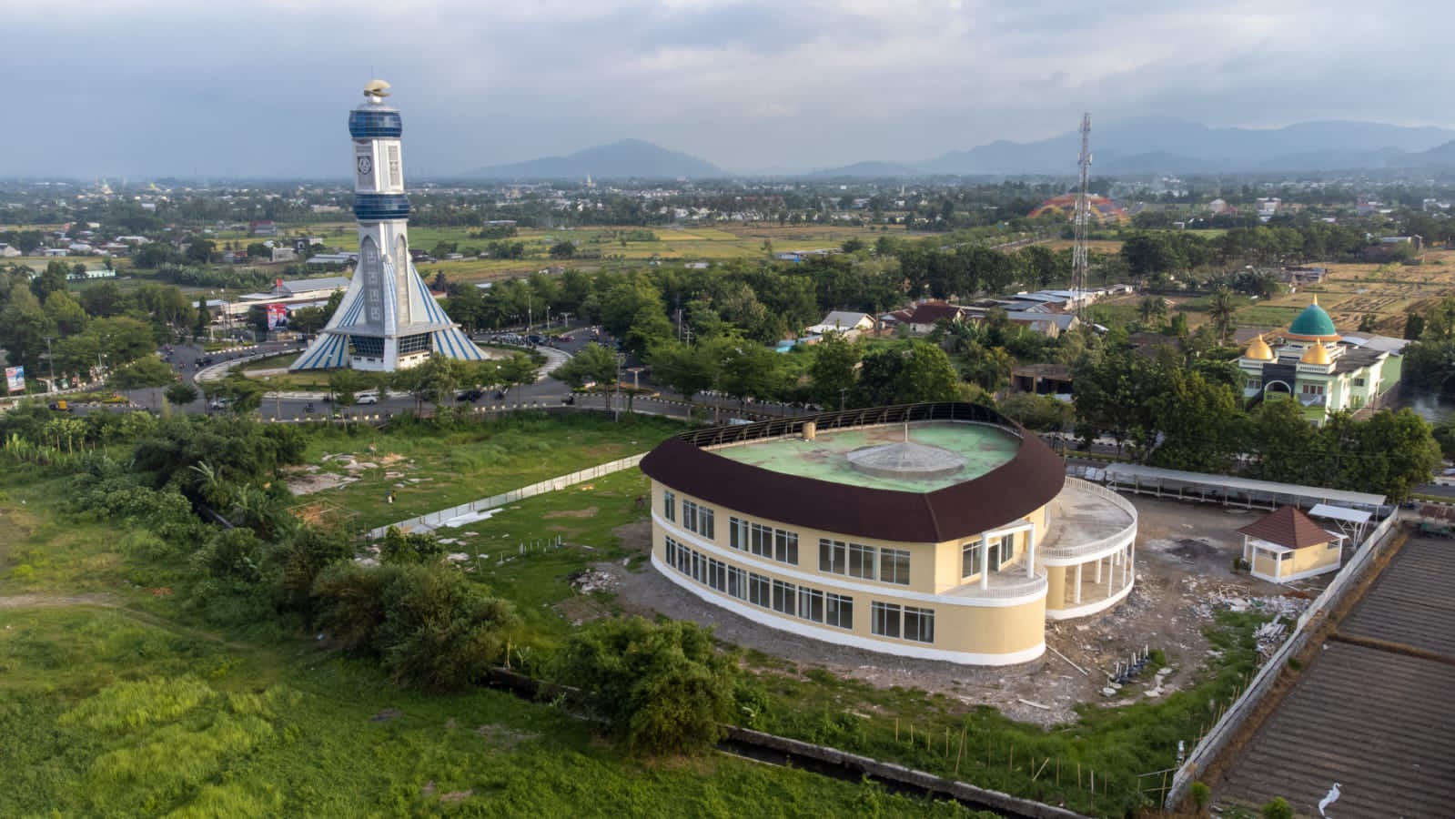 BESAR: Tampak dari atas gedung Arpus Kota Mataram.
