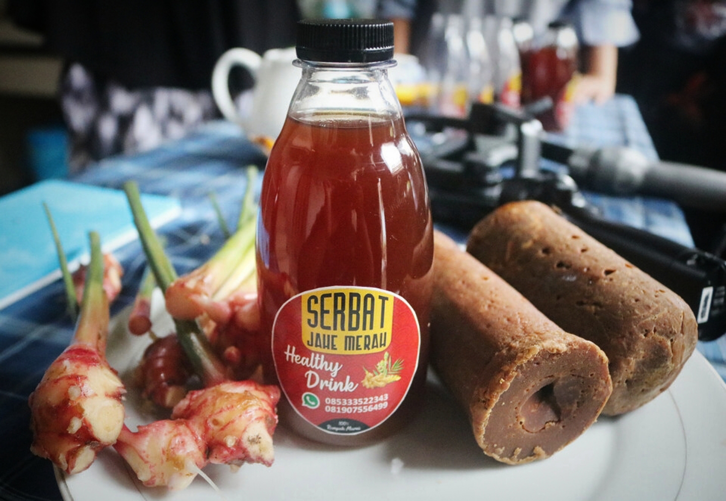 USAHA MENJANJIKAN: Produk minuman herbal serbat jahe merah buatan rumahan warga Desa Sandik, Kecamatan Batulayar, Kabupaten Lombok Barat.