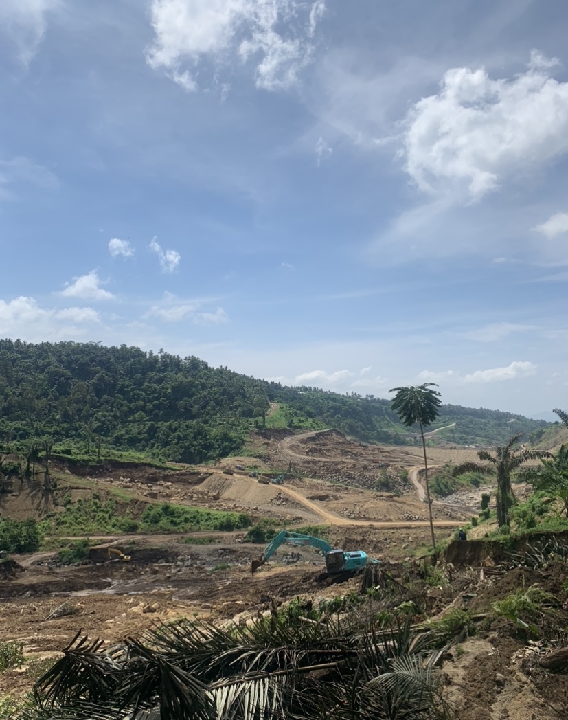 PENGGALIAN: Proses pembangunan Bendungan Meninting di Desa Bukit Tinggi, Gunung Sari beberapa waktu lalu.