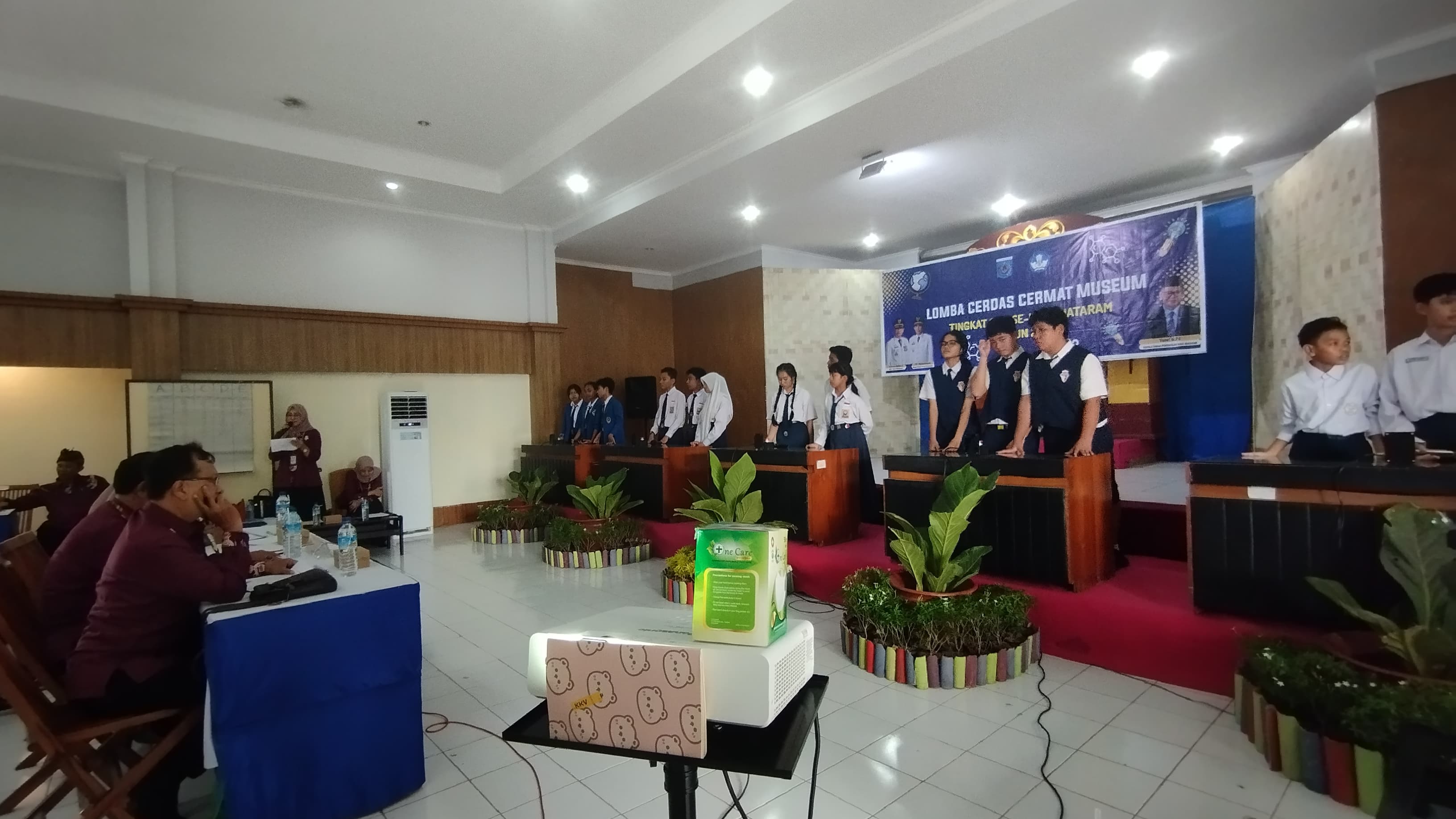 LOMBA: Siswa dari berbagai perwakilan sekolah mengikuti LCC Museum tingkat kota di Museum NTB