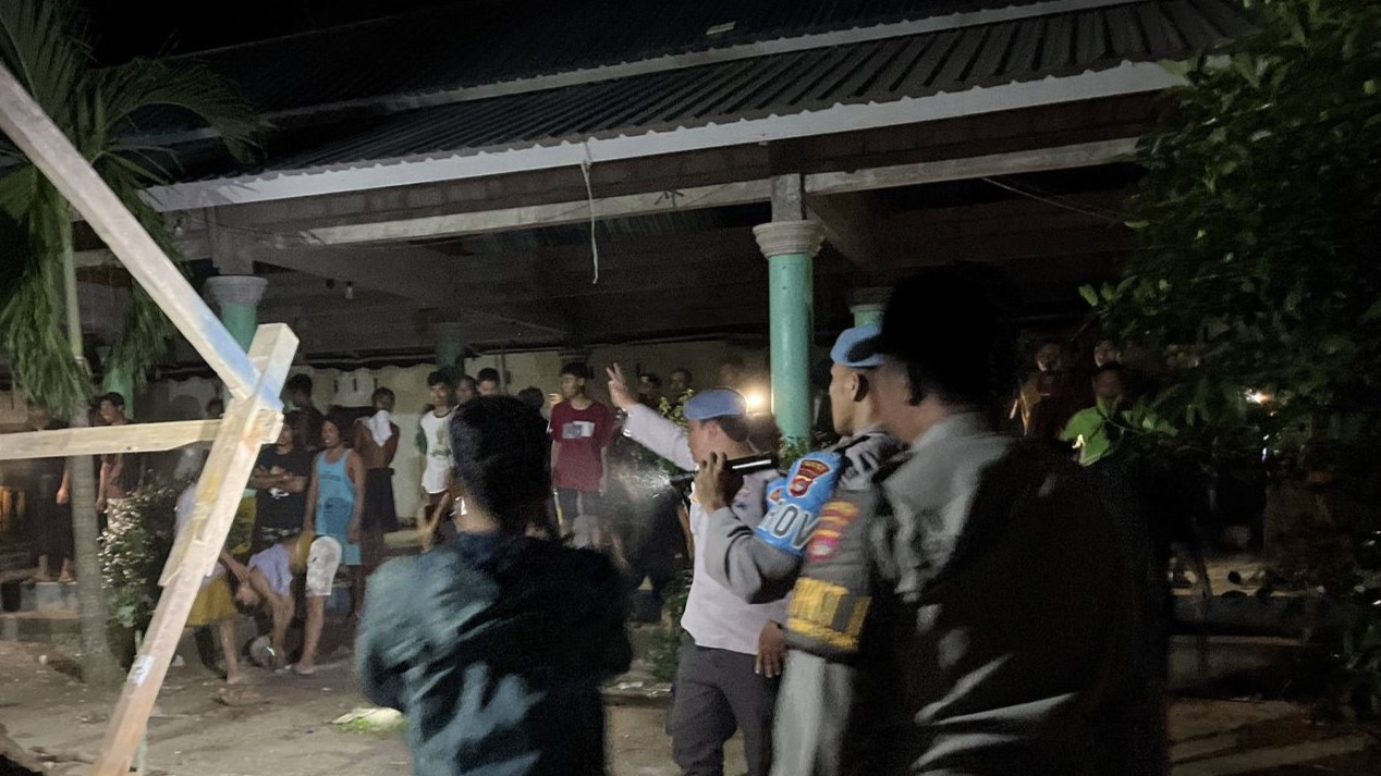 DIRUSAK WARGA: Sebuah pondok pesantren (Ponpes) di wilayah Sekotong dirusak warga, Rabu (8/5) malam.