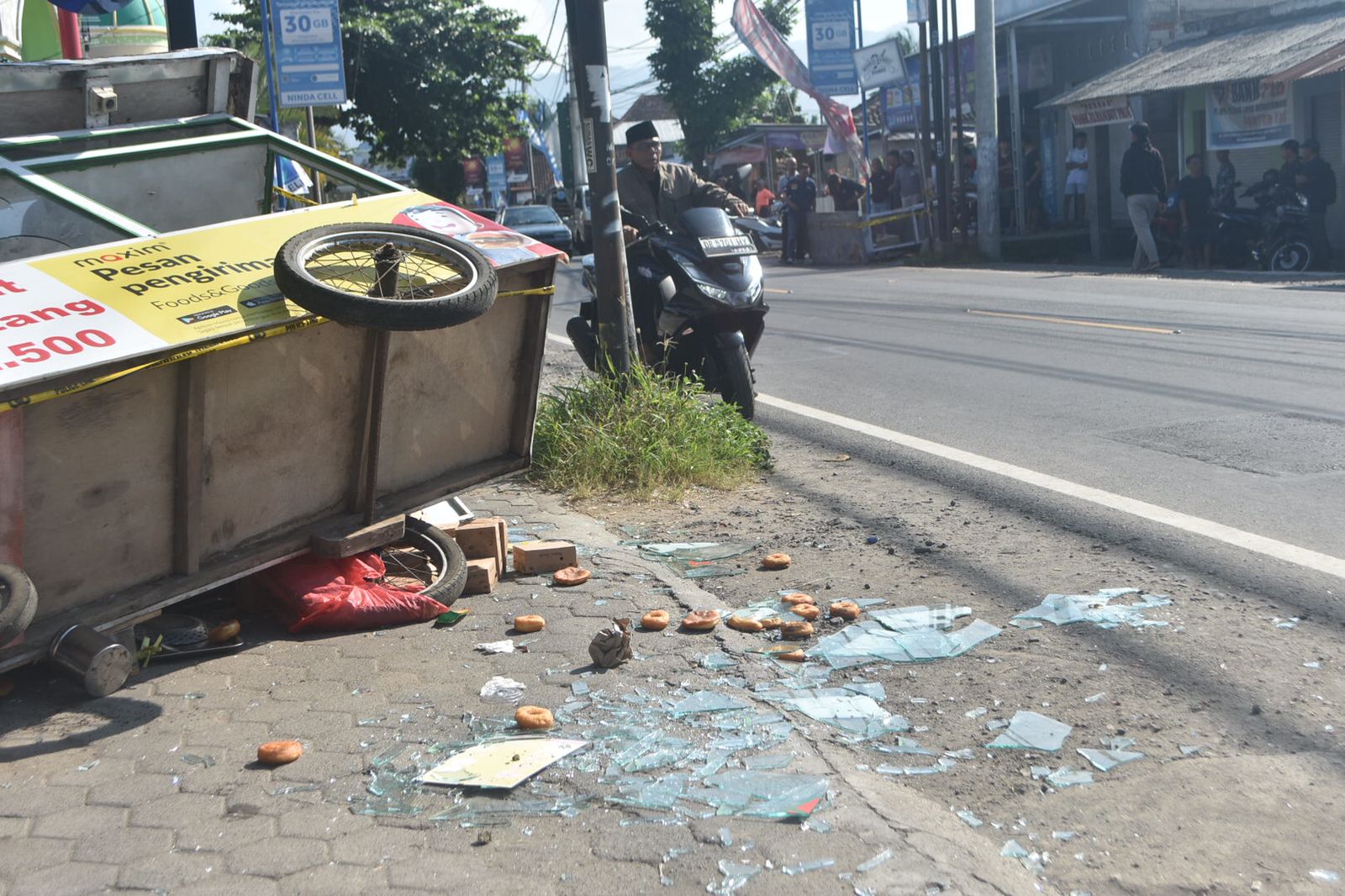Kondisi pasca keributan yang terjadi di Dusun Montong Buwuh, Meninting beberapa waktu lalu.