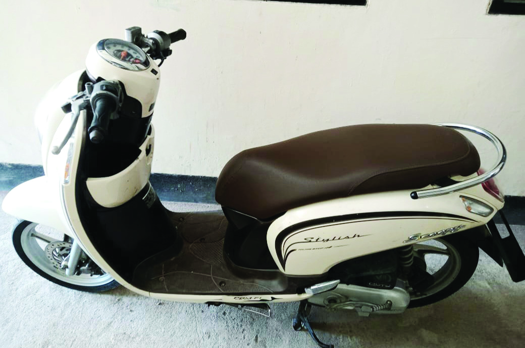 Motor Honda Scoopy yang sempat dicuri diamankan di Polsek Lingsar, Selasa (14/5).
