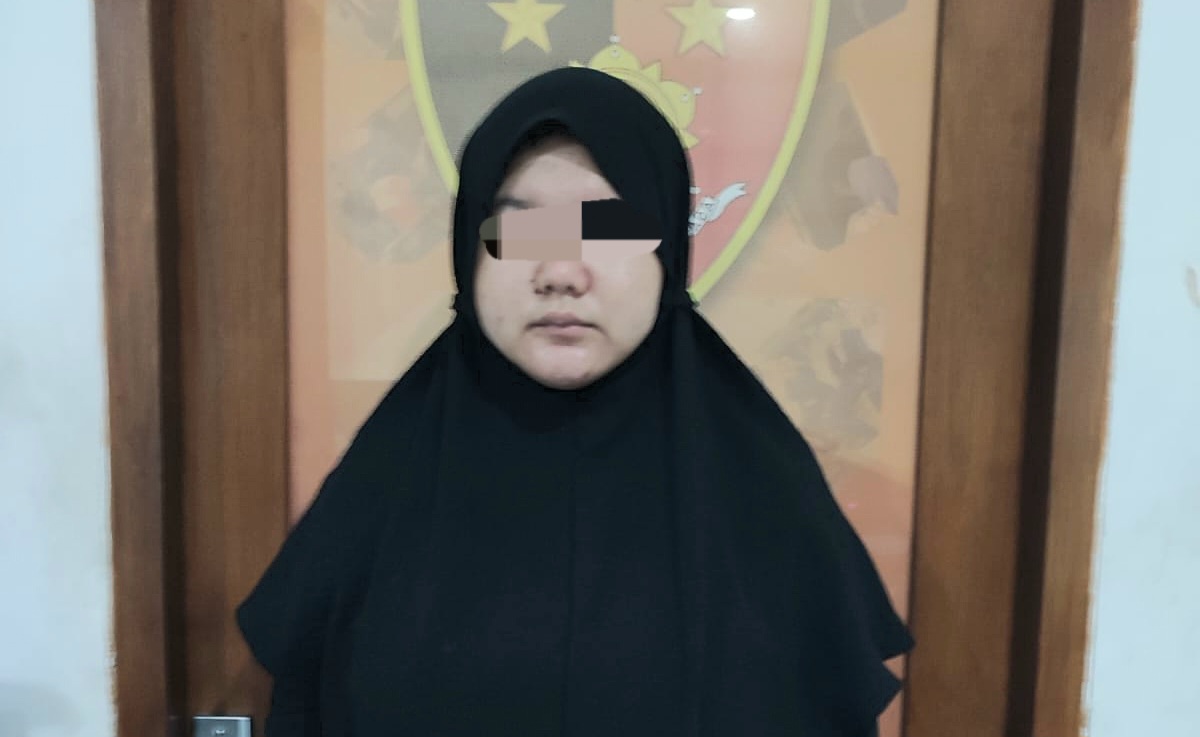 Perempuan berinisial SS diamankan di Polresta Mataram.