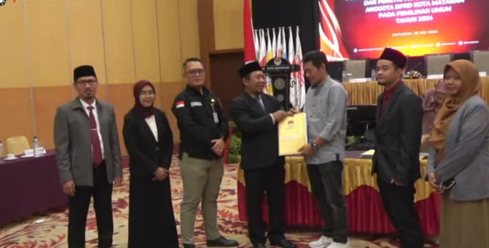 RESMI: Rapat pleno KPU Kota Mataram untuk anggota DPRD Kota Mataram Terpilih periode 2024-2029, kemarin (28/5). (ZAD/LOMBOK POST)