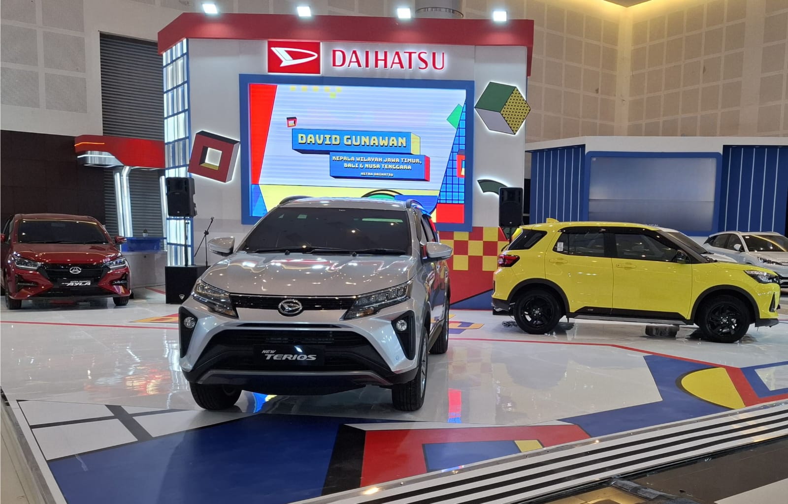 CURI PERHATIAN: Beberapa unit Daihatsu dipamerkan di IIMS 2024 (Indonesia International Motor Show) di Surabaya.