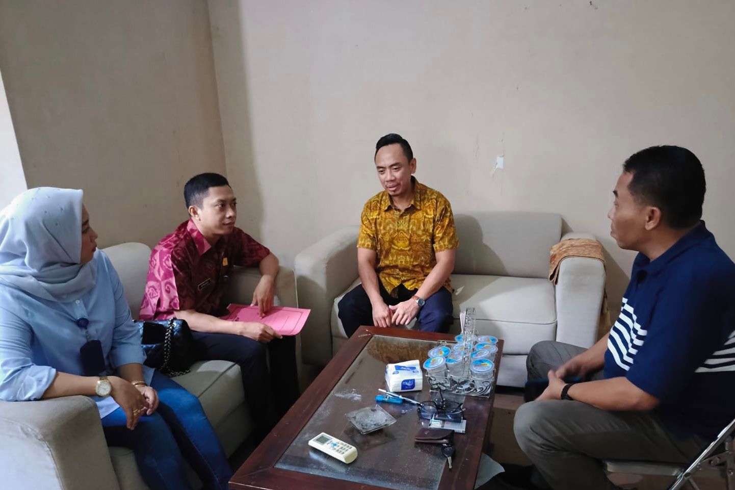 BERKOORDINASI: Tim Kanwil Kemenkumham NTB saat bertemu Kepala Bagian Hukum Sekretariat DPRD Lobar H Humaidi, Jumat (7/6).
