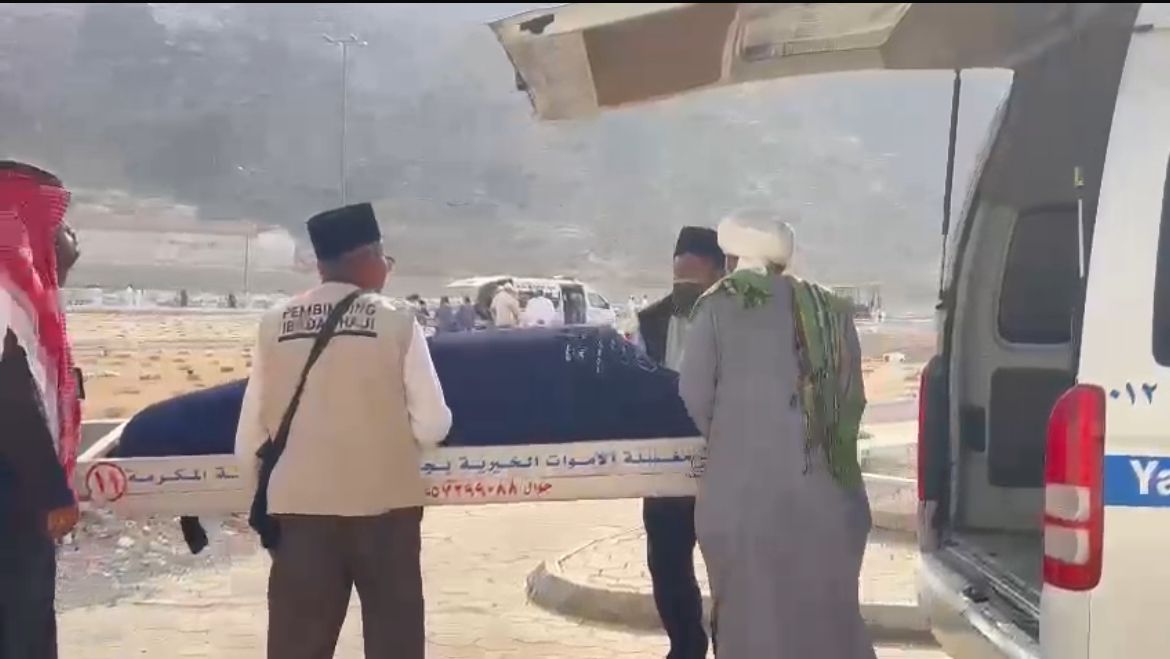 Jenazah Rumini Muhammad asal Lotim, langsung dikebumikan di Pemakaman Syuhada Harom Sareah Makkah, Arab Saudi.