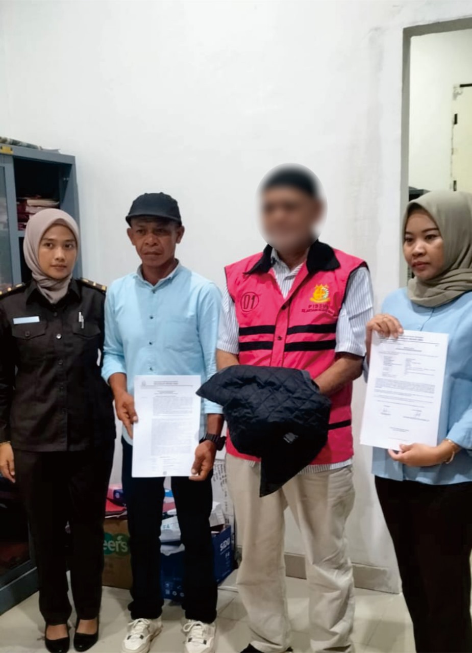 DITAHAN: Tersangka Sulistiyanto ditahan di Rutan Bima sejak Rabu (22/5).(DOK/LOMBOK POST)