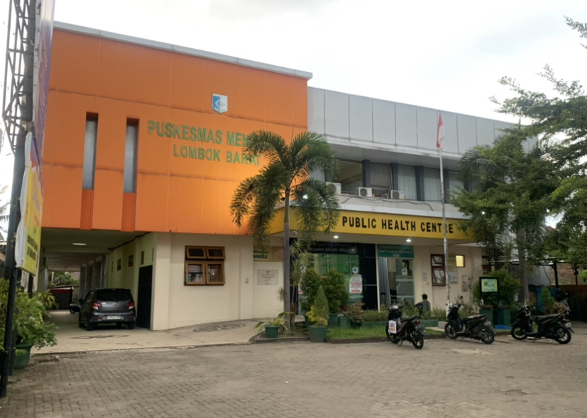 TAMPAK DEPAN : Kondisi Puskesmas Meninting yang akan diperluas. (CHIA/LOMBOK POST)